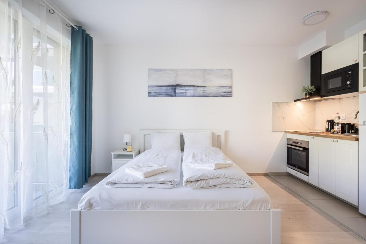 Grand Corvin Studio With Balcony Budapest Kültér fotó