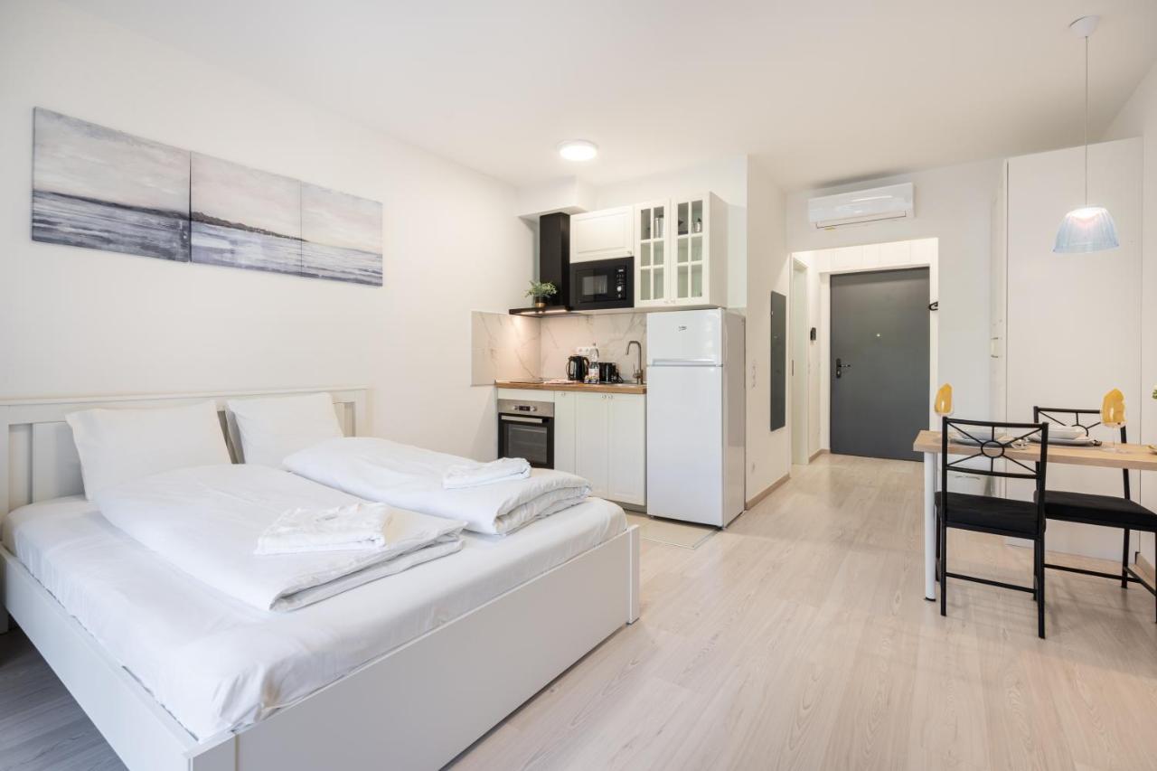 Grand Corvin Studio With Balcony Budapest Kültér fotó