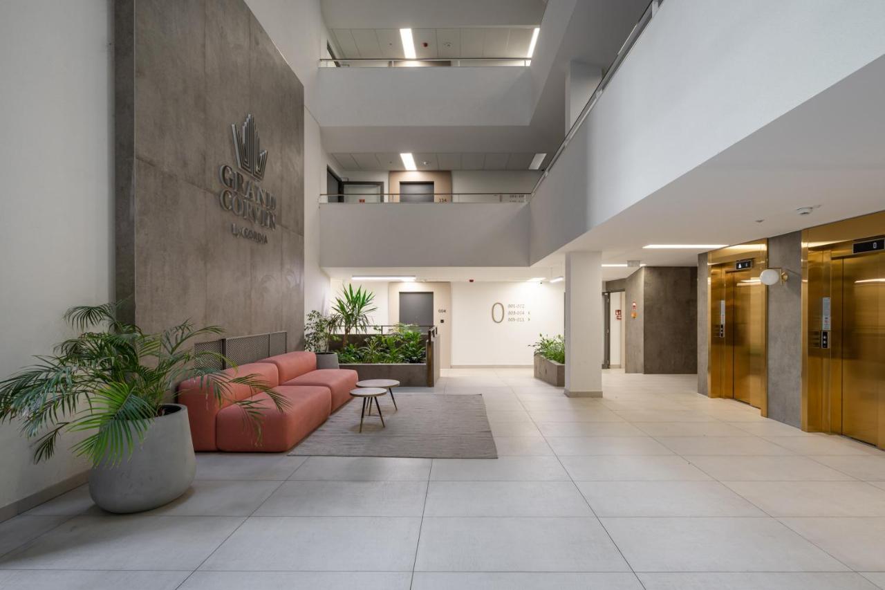 Grand Corvin Studio With Balcony Budapest Kültér fotó